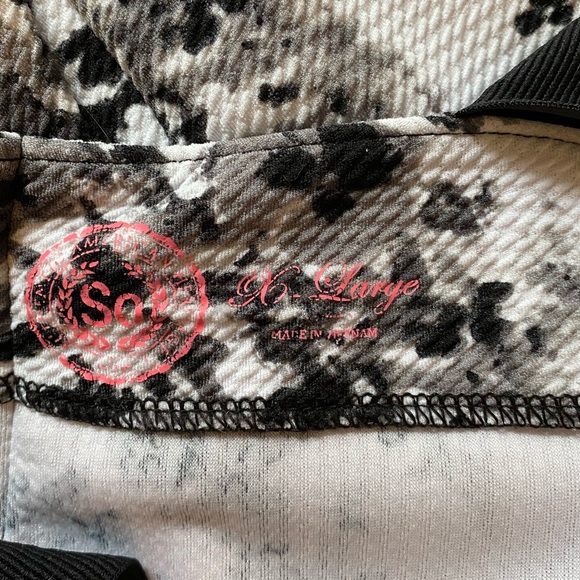 Black and White Dress - Picture 7 of 8